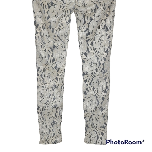 7 For All Mankind Gwenevere Gray Skinny Jeans With Lace Overlay in 23 - Picture 8 of 11